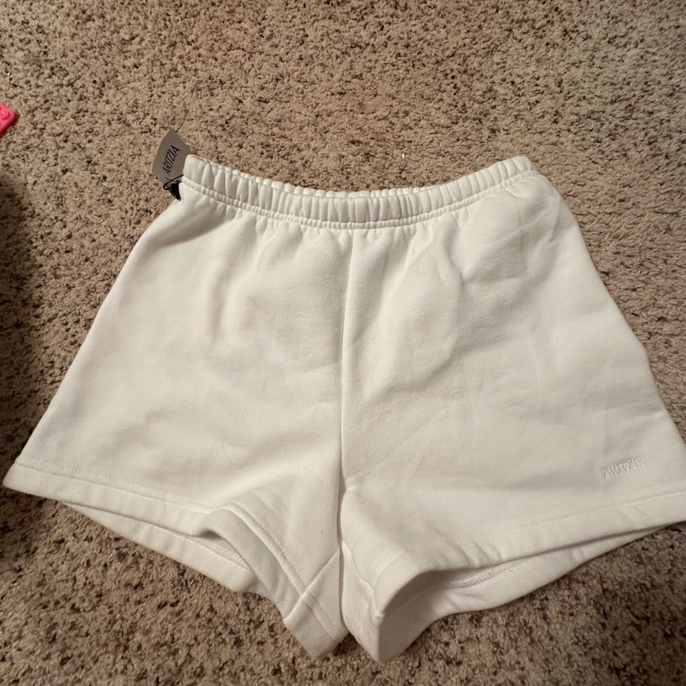 brand new aritzia comfy shorts